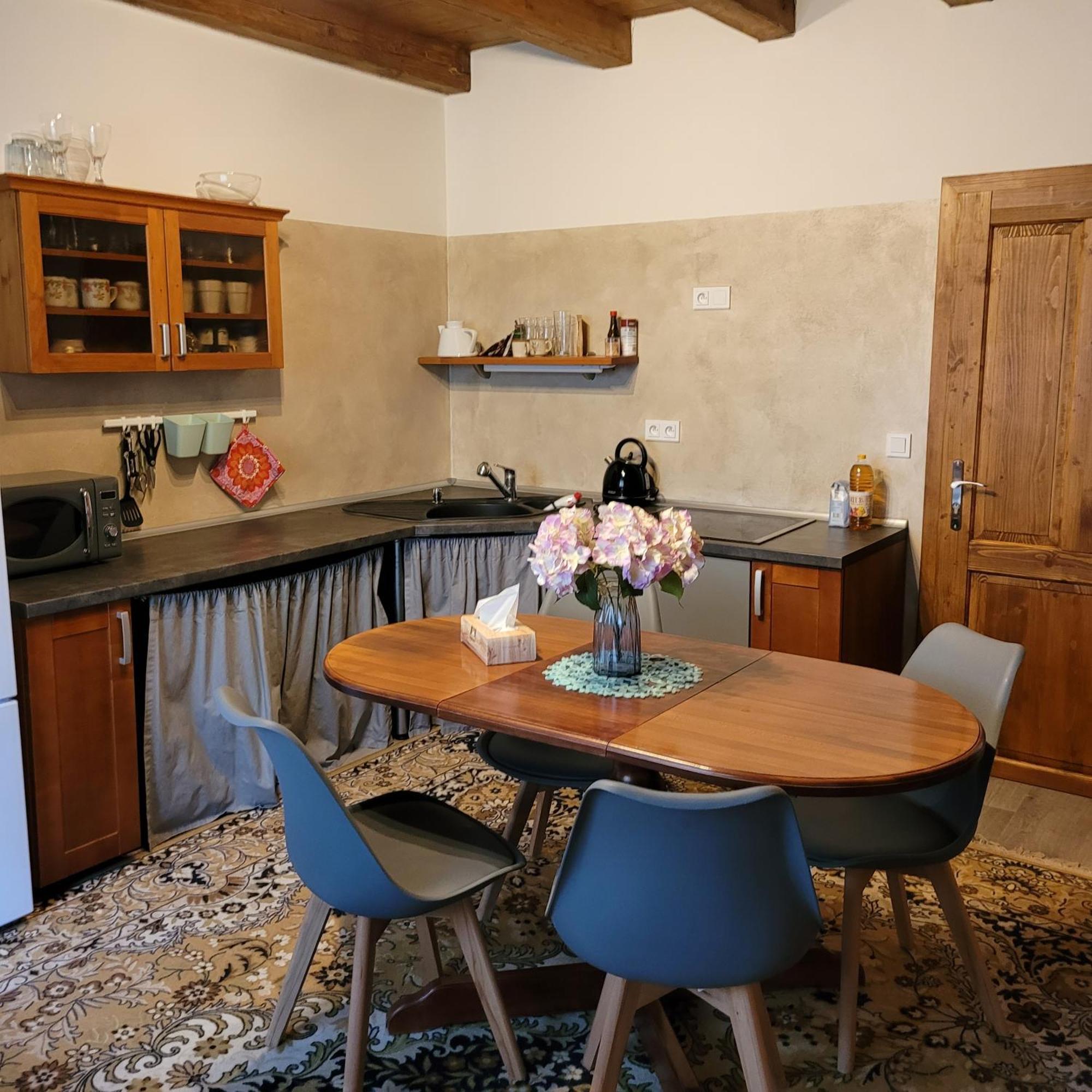 Appartement Chloumek à Bela  Extérieur photo